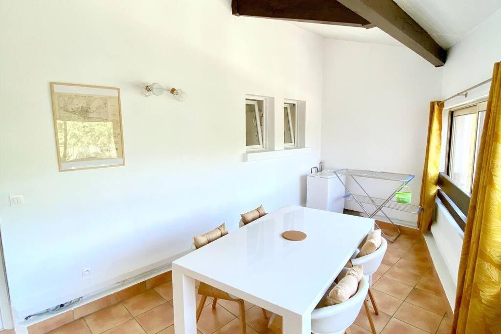Appartement Spacieux 65M2, Avec Piscine Et Parking Fréjus Exterior foto